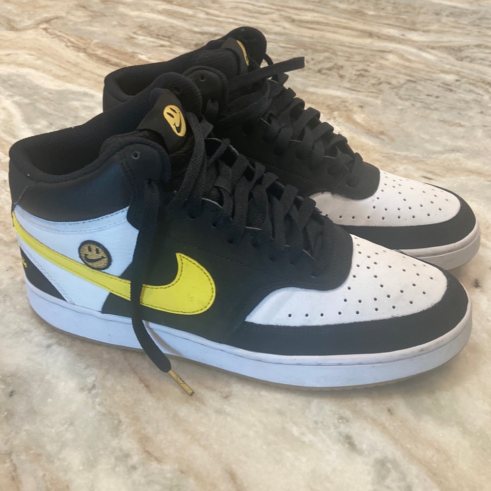 Nike Court Vision Mid mens shoes